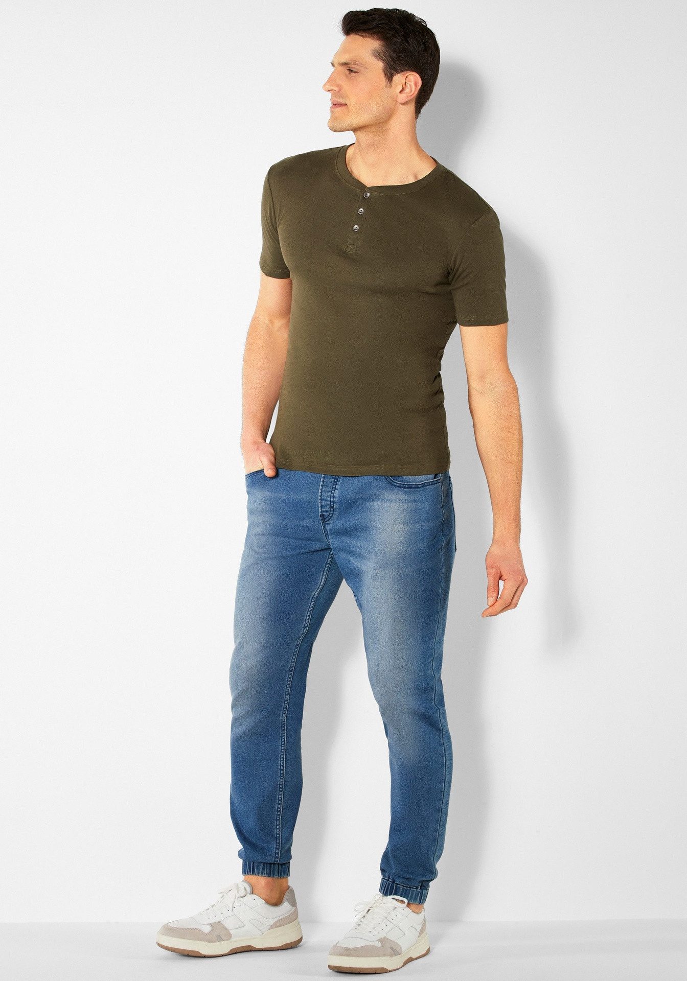 Zum Outfit 6