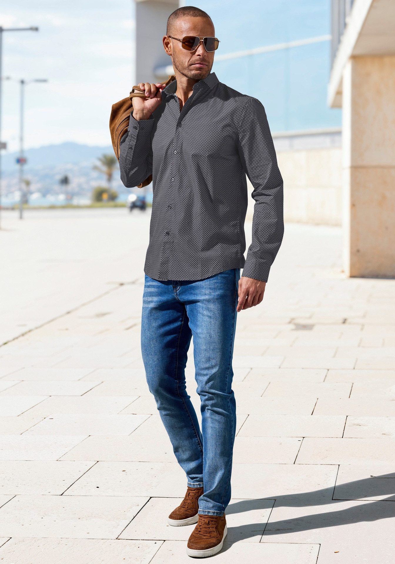 Zum Outfit 10