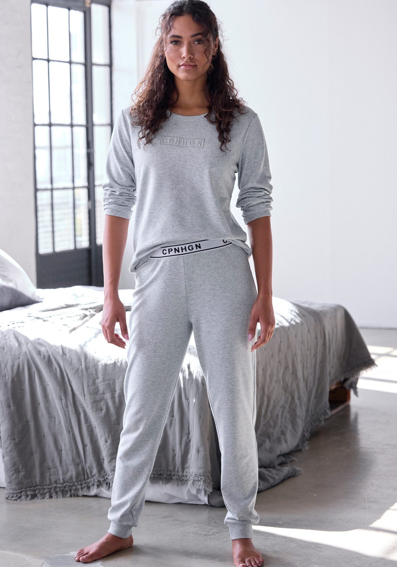 Zum Outfit 9