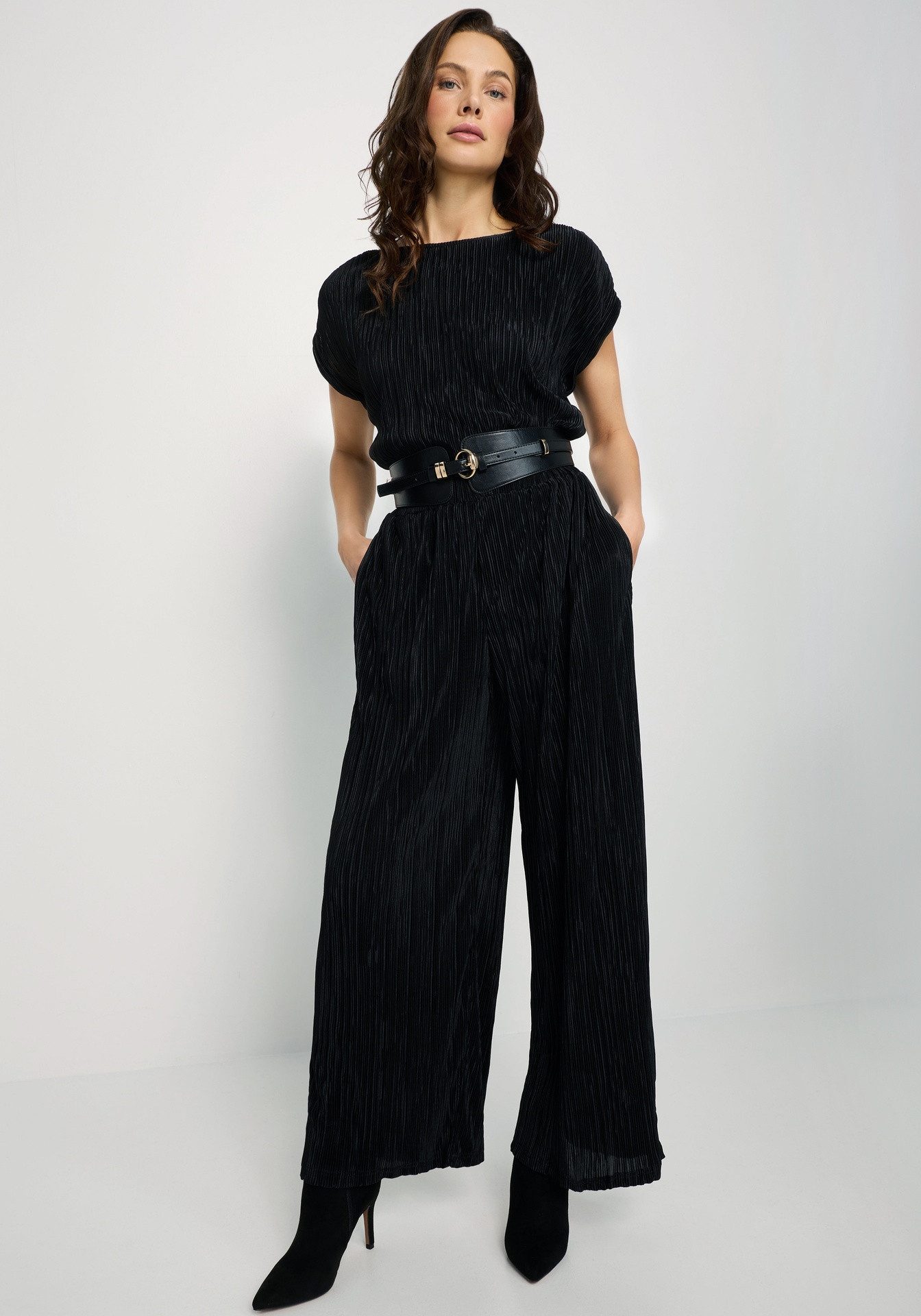 Zum Outfit 8
