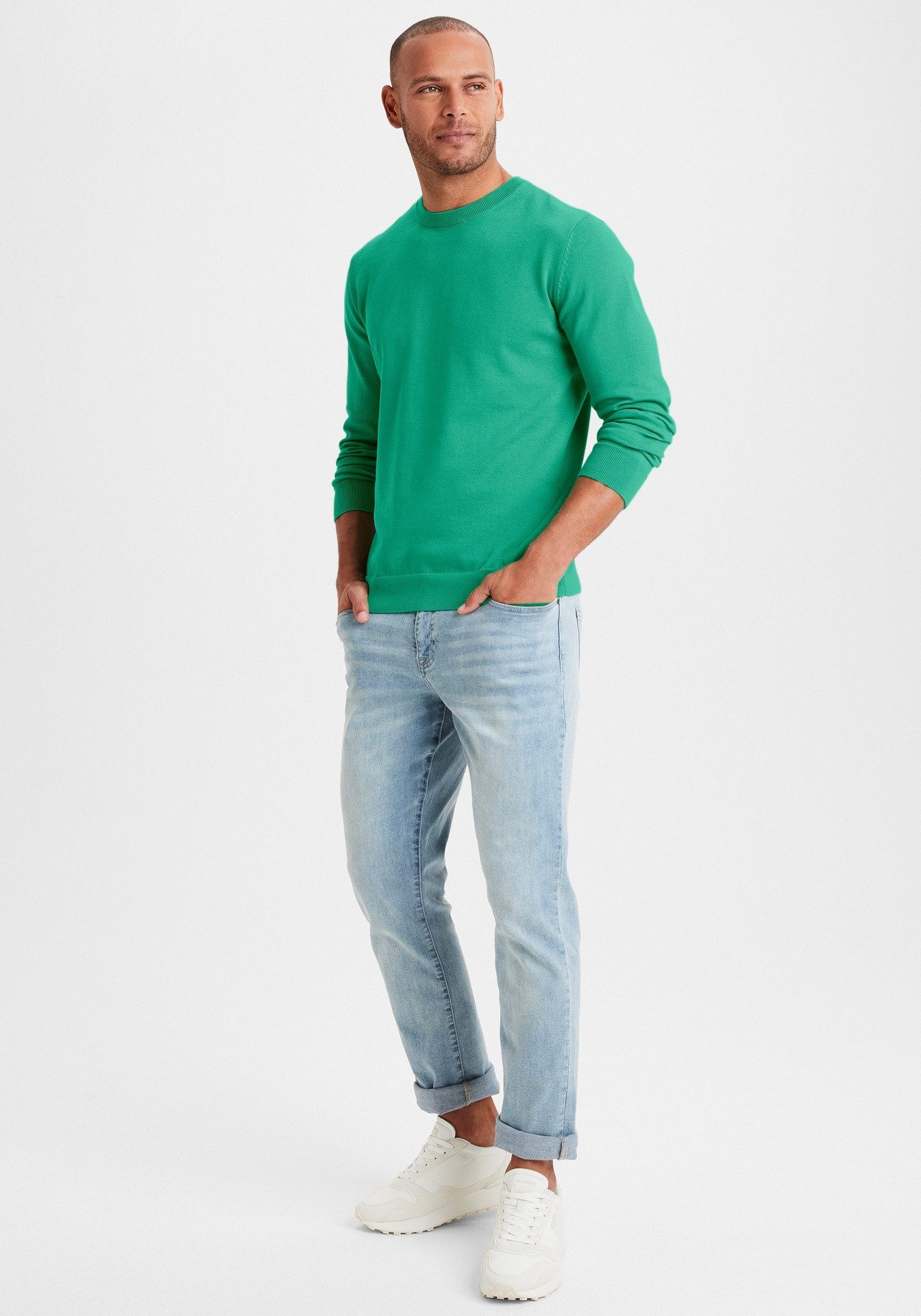 Zum Outfit 12