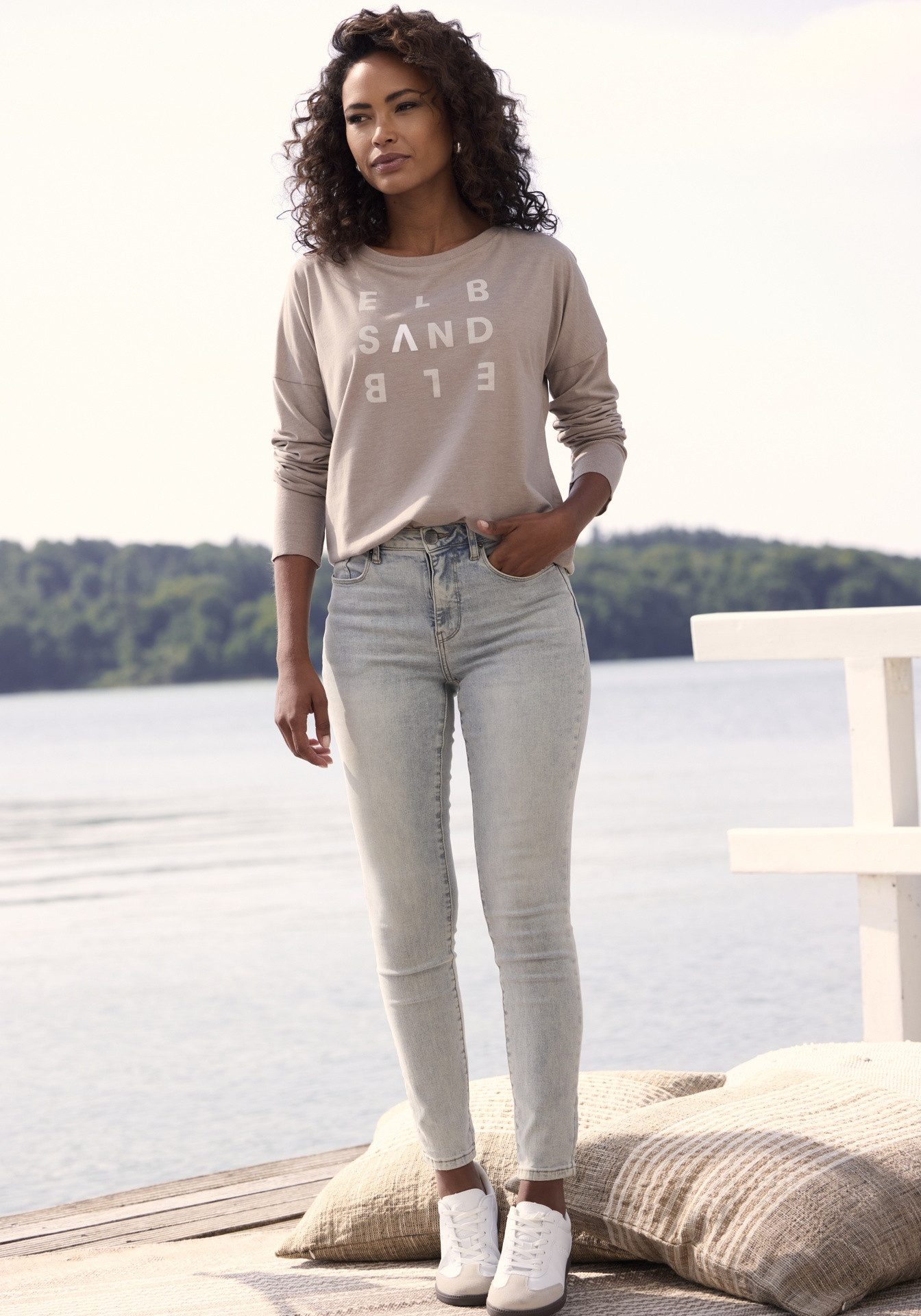 Zum Outfit 10