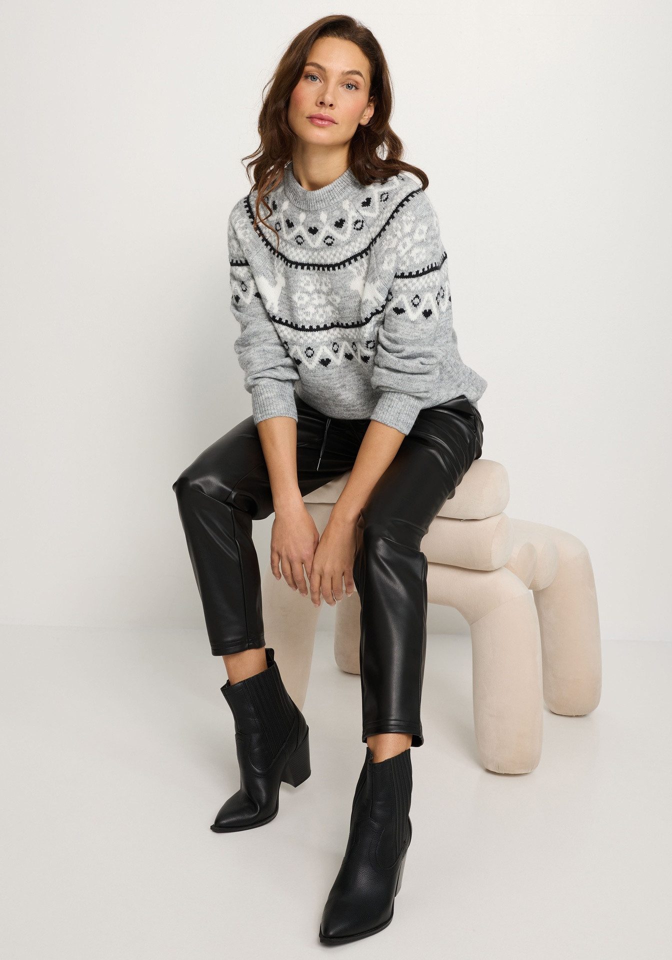 Zum Outfit 10