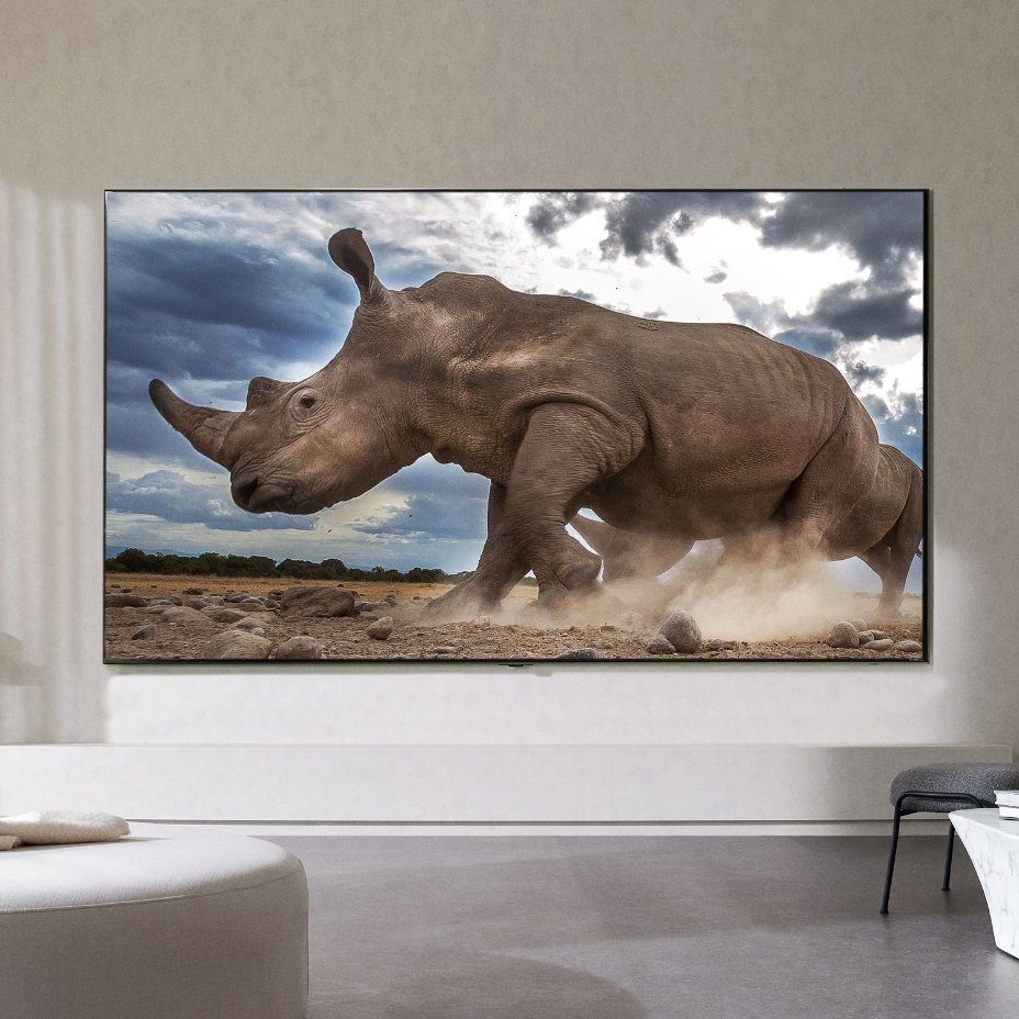 UHD & Smart TVs